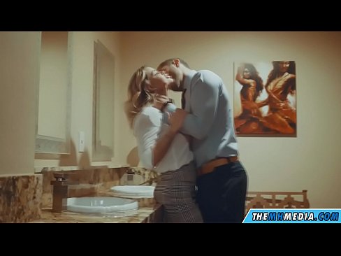 ❤️ Nigbati bilondi ti oyan ba tan ọ ni yara isinmi ti gbogbo eniyan ❌ ni% yo.full-porner.ru ️❤